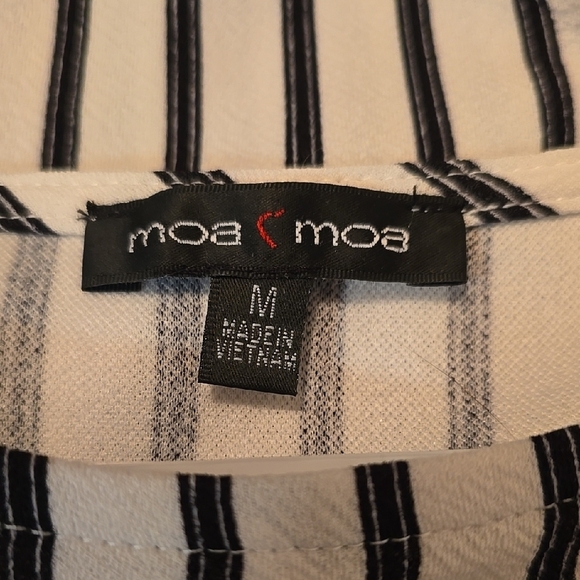 A Moa Moa Black and White Boxy 3/4 Sleeve Blouse M - Picture 2 of 4